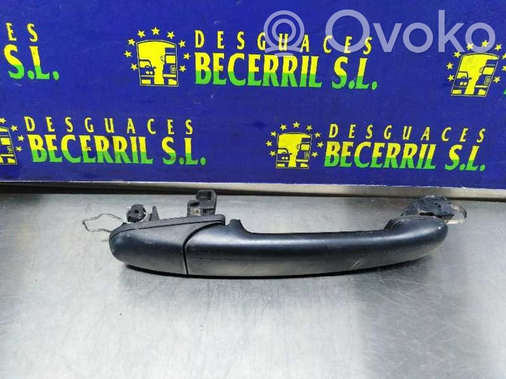 Manecilla externa puerta trasera