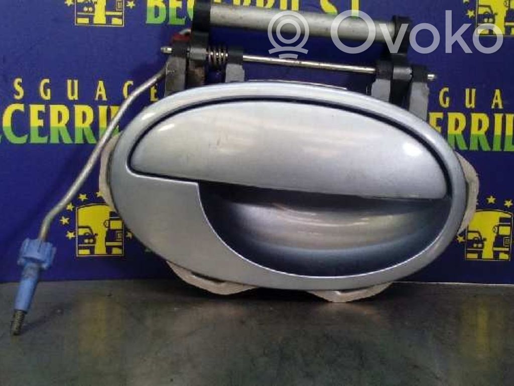 Manecilla externa puerta delantera   22175