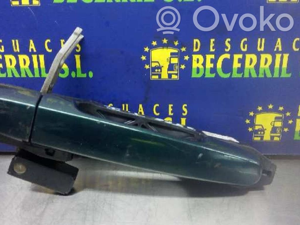 Manecilla externa puerta trasera   242031