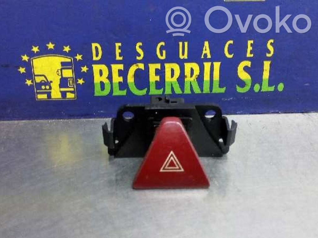 Botón interruptor de luz de peligro