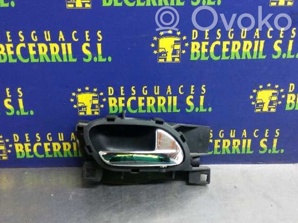Manecilla interna puerta delantera   100127386