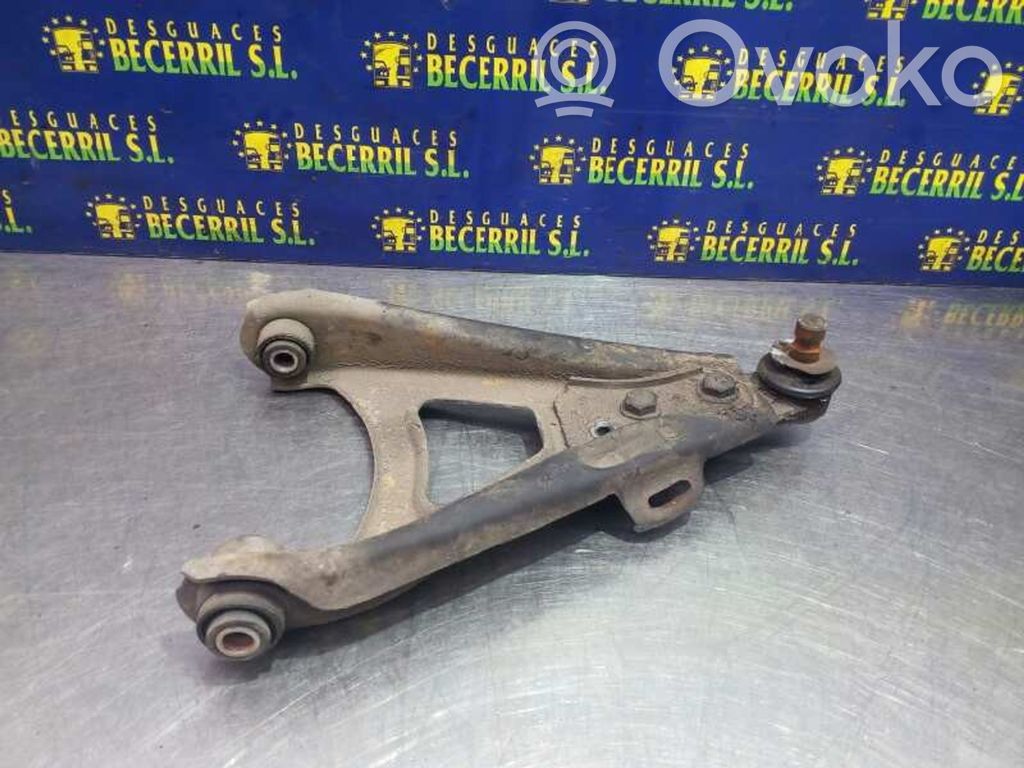 Renault 9 Triangle bras de suspension inférieur avant 