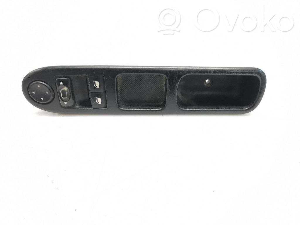 Peugeot 307 Interruttore di controllo dell’alzacristalli elettrico 