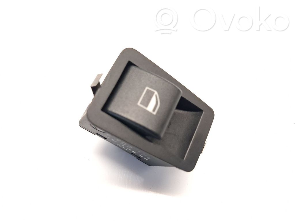 Interruptor del elevalunas eléctrico   6902174