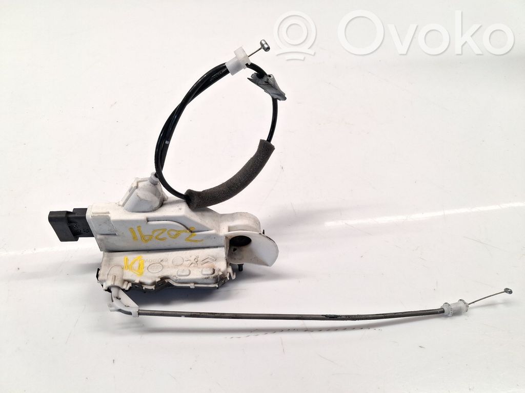 Front door lock   A048069