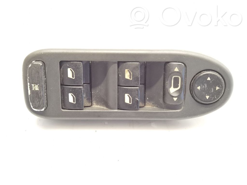 Electric window control switch   96498424ZF