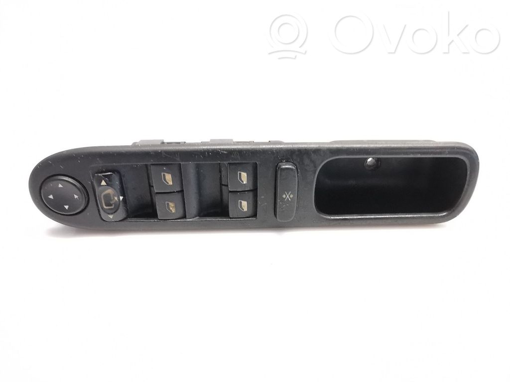 Electric window control switch   96351624XT