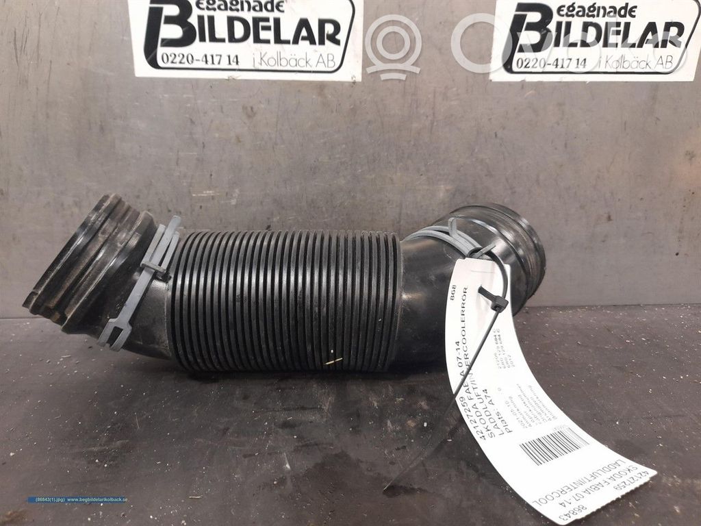 Skoda Fabia Mk2 (5J) Furtun/conductă intercooler 
