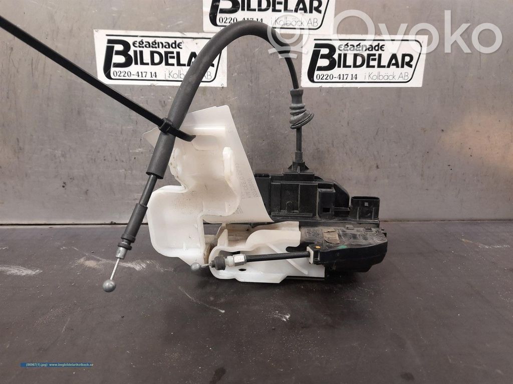 Priekšpusē slēdzene   813201H040,813201H040
