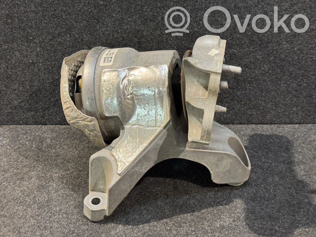 Ford Explorer VI Engine mount bracket 