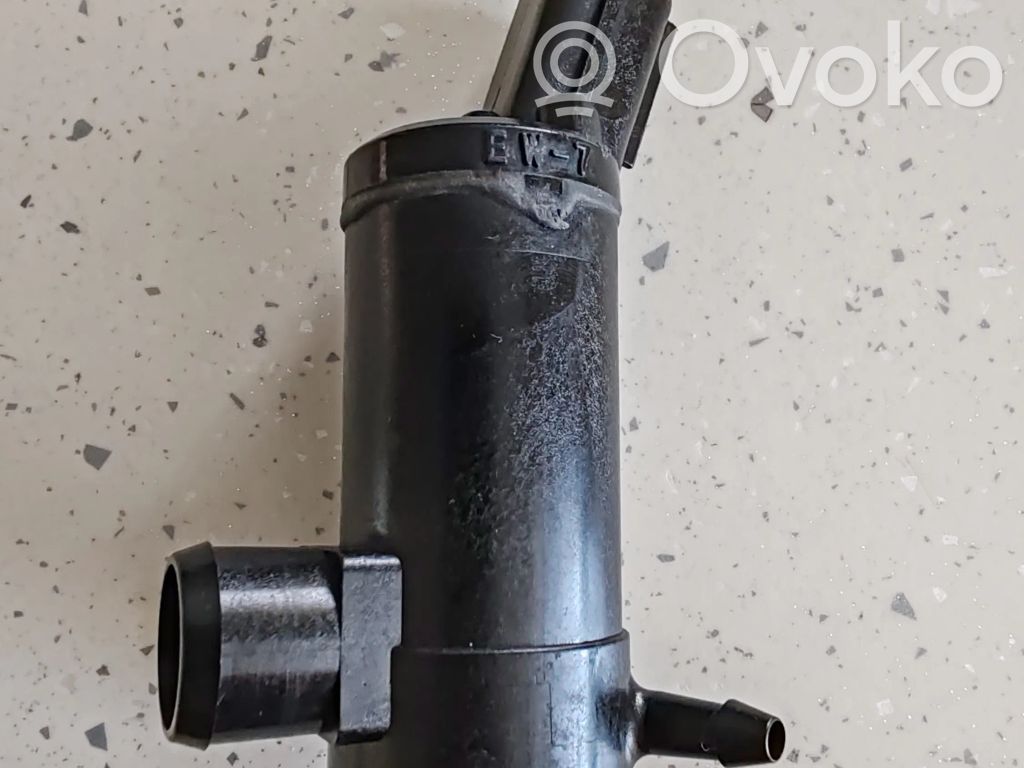Subaru Legacy Windscreen/windshield washer pump 