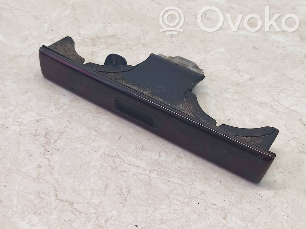 Cup holder   8168103,51168163003