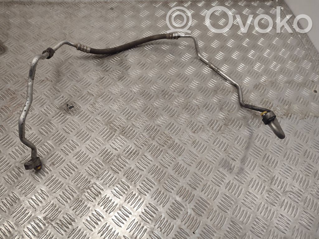 BMW 3 E90 E91 Ilmastointilaitteen putki (A/C) 