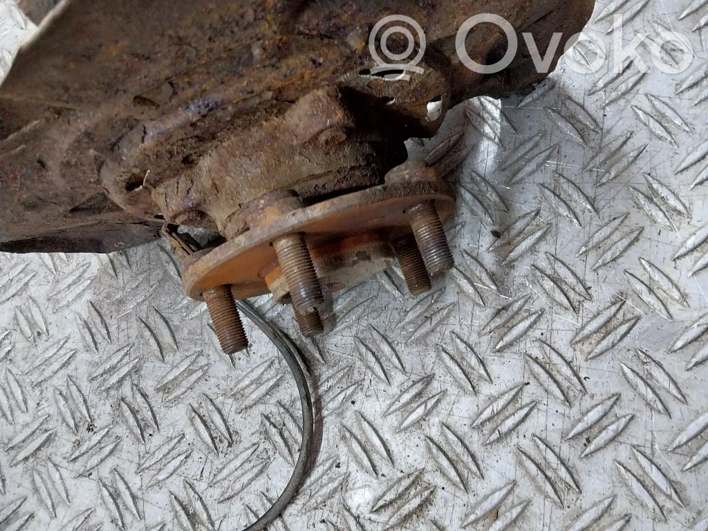Subaru Legacy Mozzo ruota anteriore 