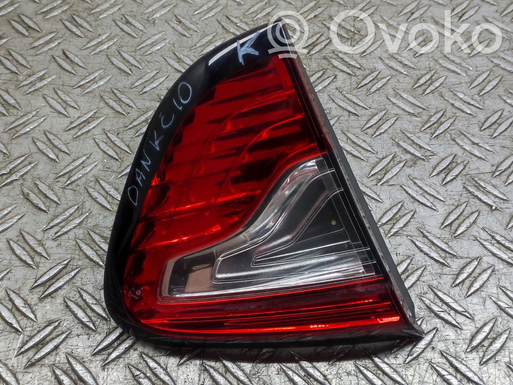 Renault Captur Tailgate rear/tail lights 