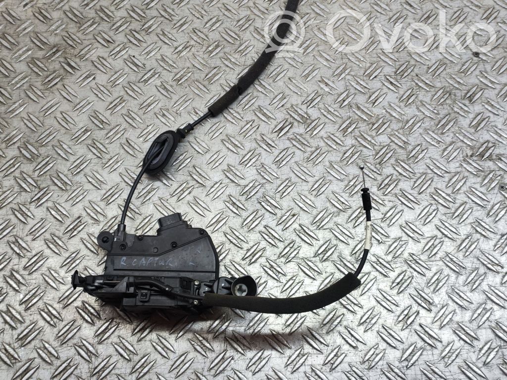 Renault Captur Front door lock 