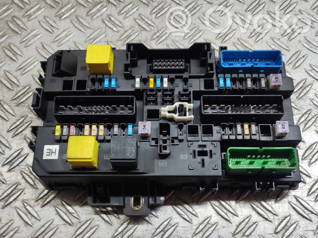 Opel Astra H Módulo de fusible 