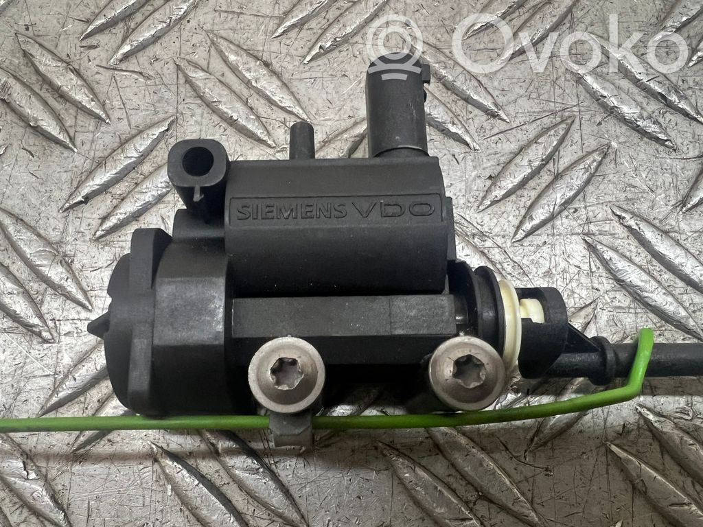 BMW 1 E81 E87 Degalų bako dangtelio spyna 