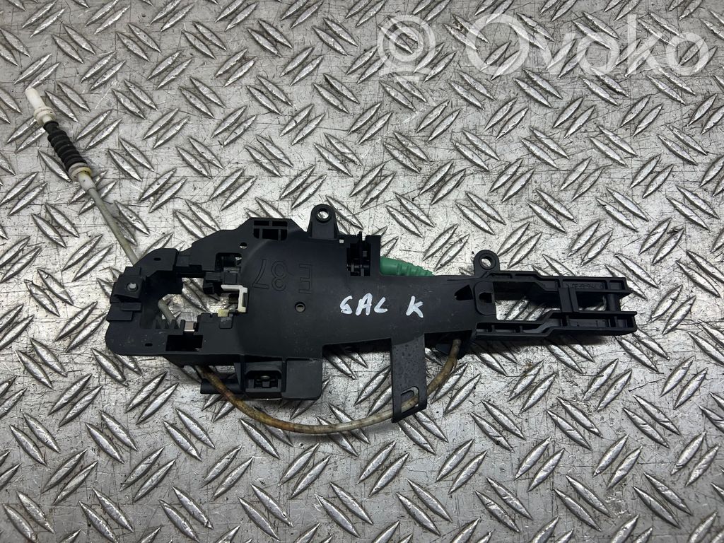 BMW 1 E81 E87 Takaoven ulkokahvan kehys 