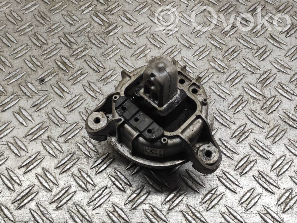BMW 7 F01 F02 F03 F04 Engine mount bracket 