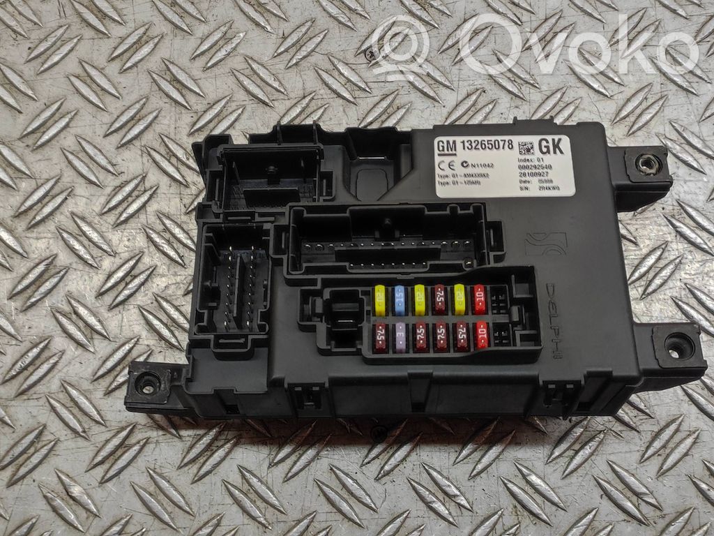 Opel Corsa D Sicherungskasten 