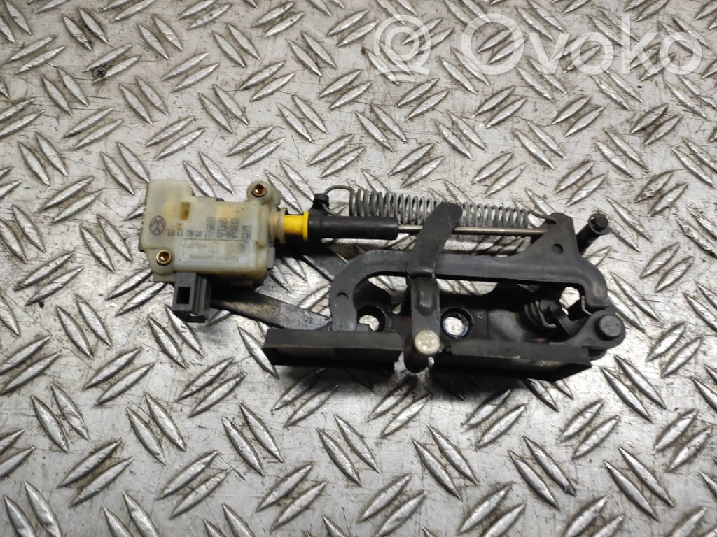 Tailgate/trunk/boot open switch   3D5827511