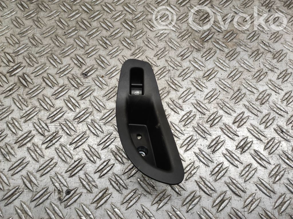 Fiat 500X Electric window control switch 