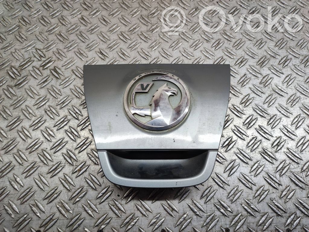Opel Astra J Uchwyt / Rączka zewnętrzna otwierania klapy tylnej / bagażnika 