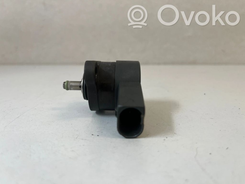 Mercedes-Benz Vito Viano W638 Fuel pressure regulator 