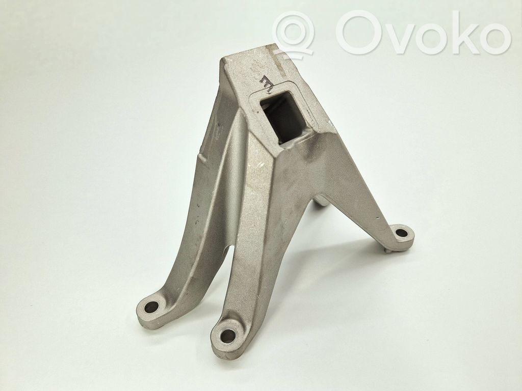 BMW M5 F90 Engine mounting bracket 