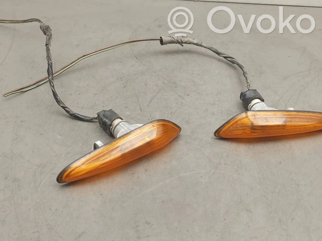 BMW 3 E46 Front fender indicator light 