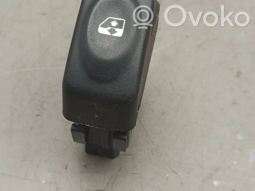 Renault Kangoo I Comutator comandă geamuri electrice 