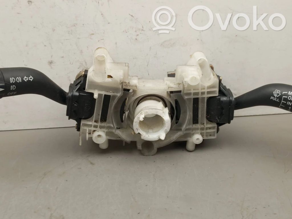Mazda MPV II LW Комплект ручек 