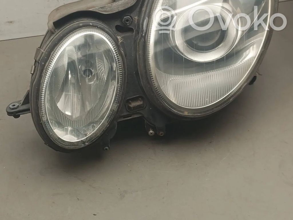 Mercedes-Benz E W211 Lampa przednia 