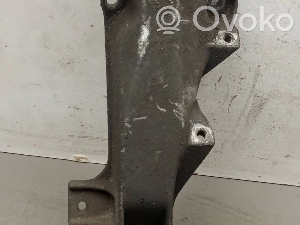BMW 3 E36 Engine mounting bracket 