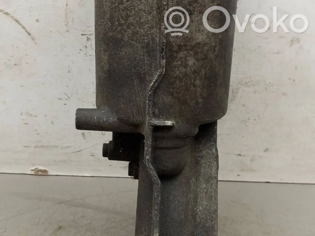 Oil filter mounting bracket   1720691