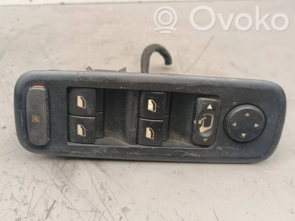 Peugeot 807 Electric window control switch 