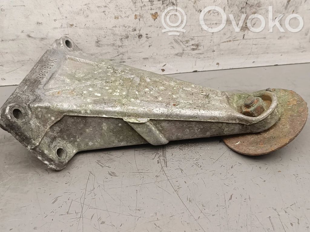 BMW 3 E30 Engine mounting bracket 