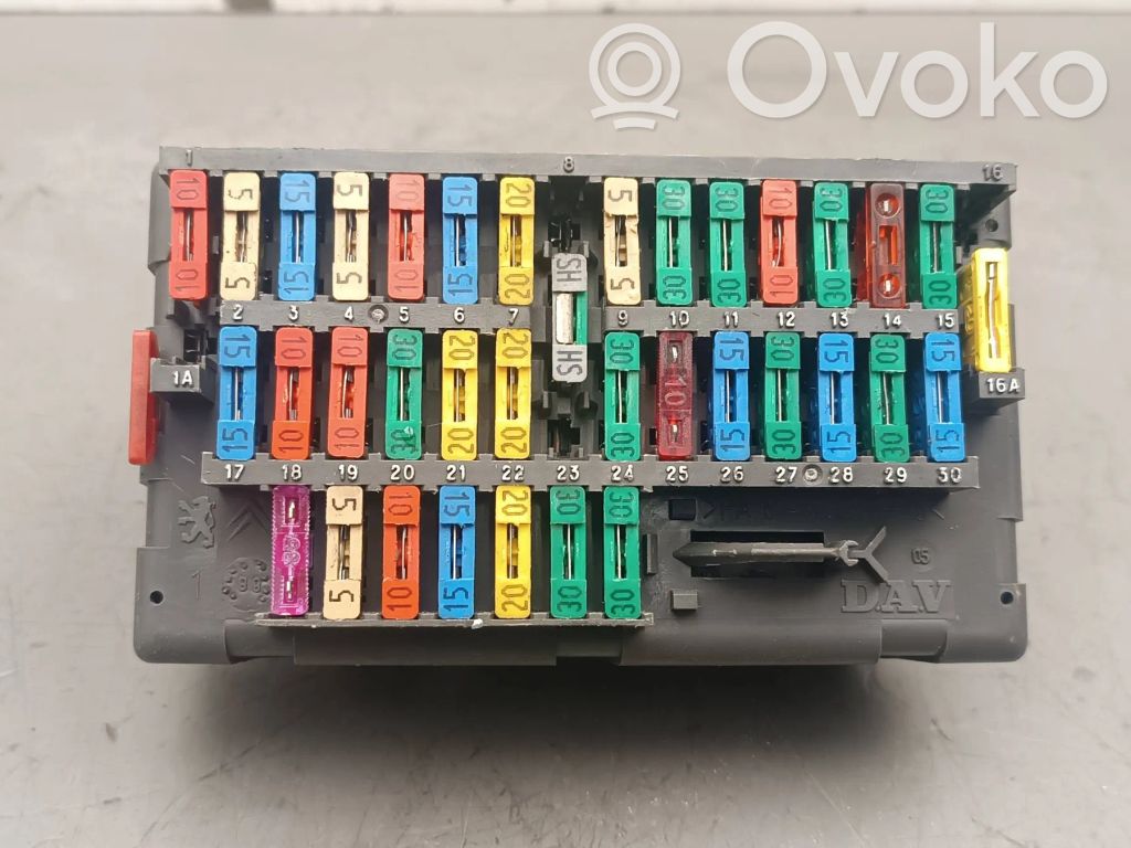Peugeot 806 Fuse module 