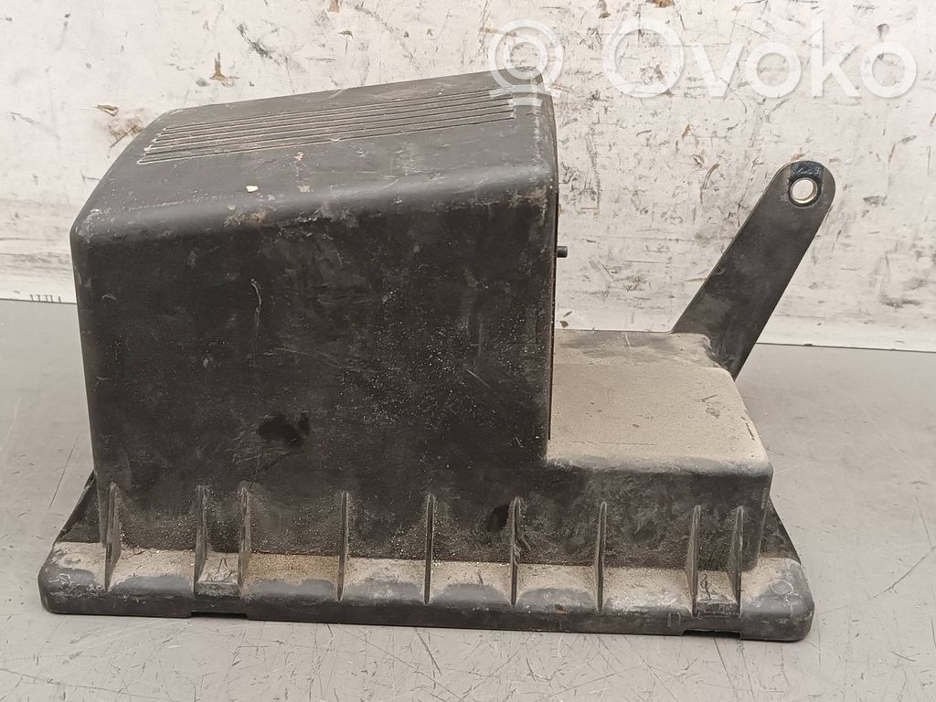 BMW 5 E34 Air filter box 
