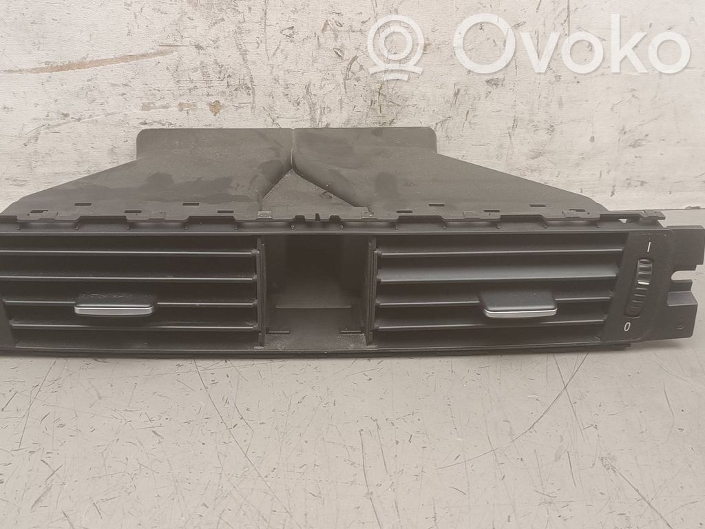 BMW 3 E90 E91 Centrinės oro grotelės 