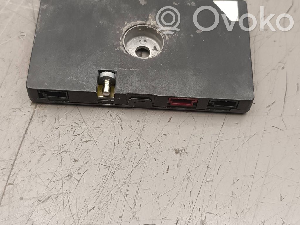 BMW 3 E46 Antenos stiprintuvas 