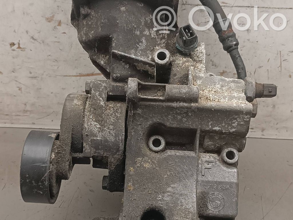 BMW 5 E39 Oil filter mounting bracket 