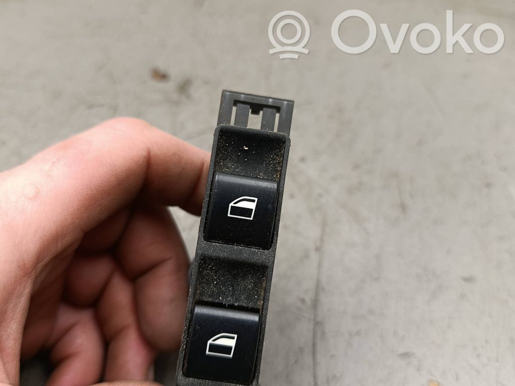 Electric window control switch   8381514,13120220
