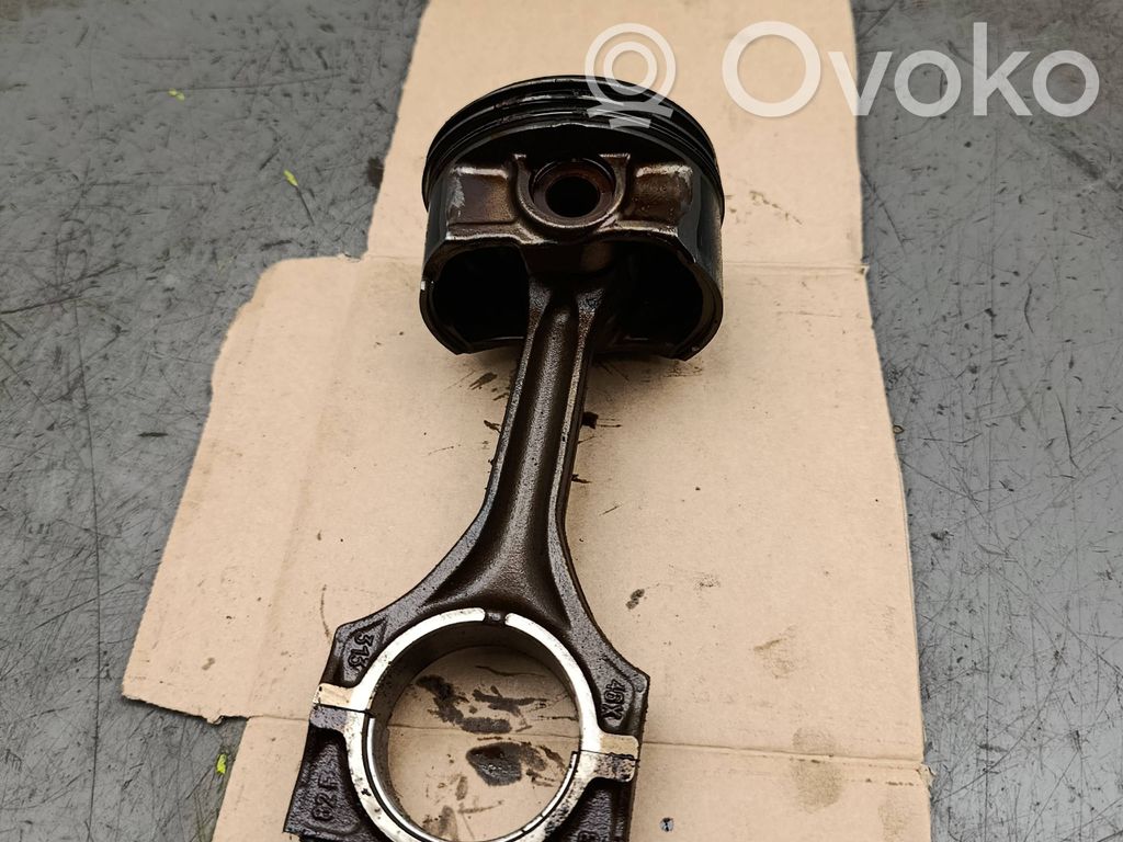 BMW 3 E46 Virzulis ar klani 