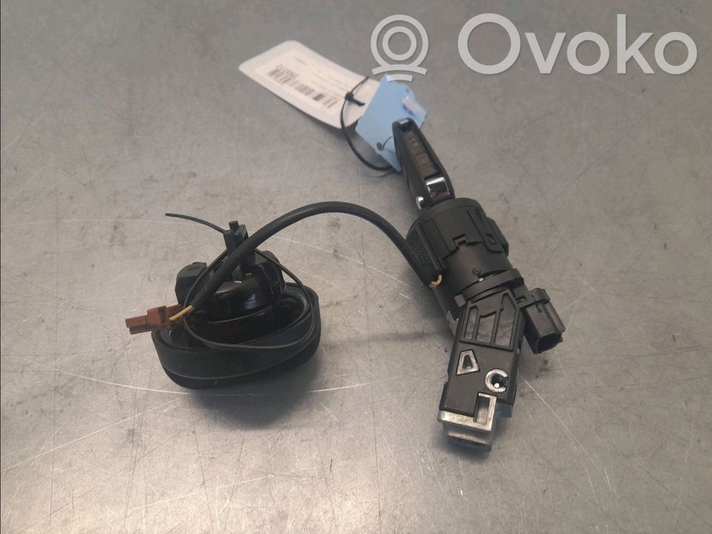 Ohjauspyörän lukitus   1608682880