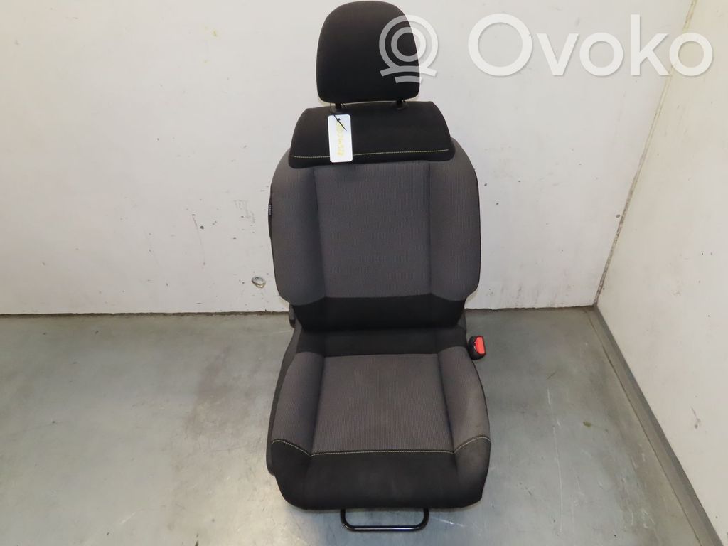 Citroen C3 Etumatkustajan istuin 