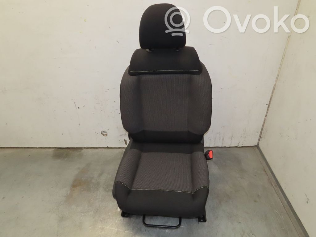 Citroen C3 Etumatkustajan istuin 