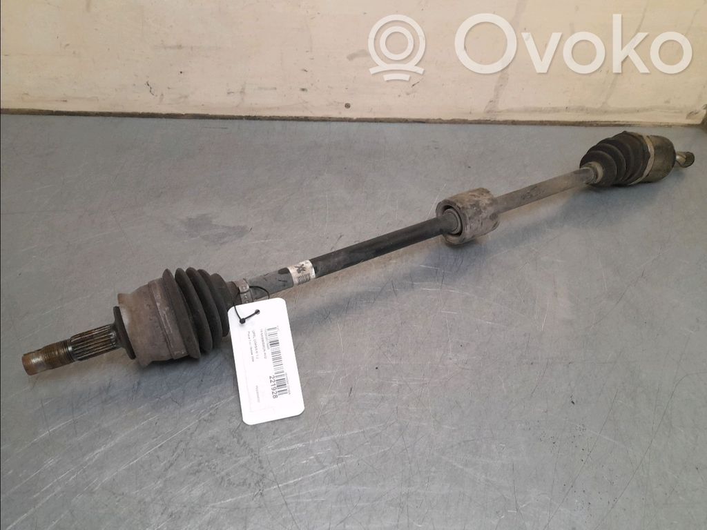 Opel Corsa D Półoś przednia 