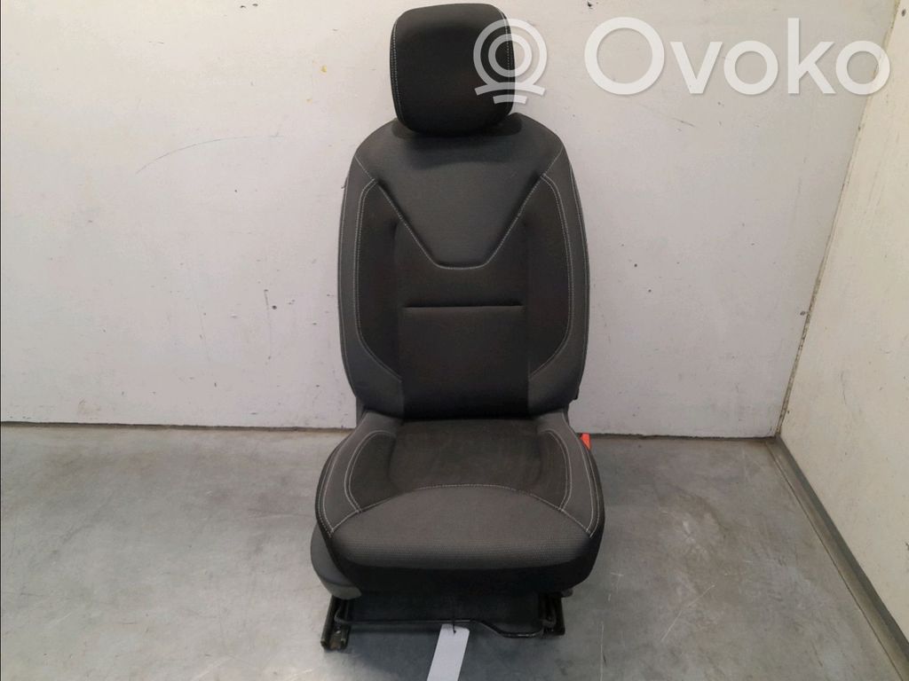 Renault Clio IV Etumatkustajan istuin 